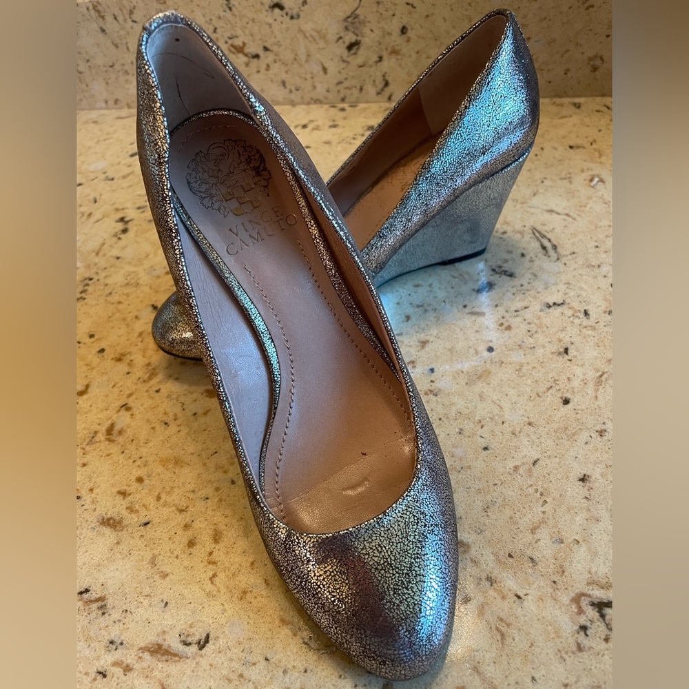 SUPER SEXY SILVER WEDGE!